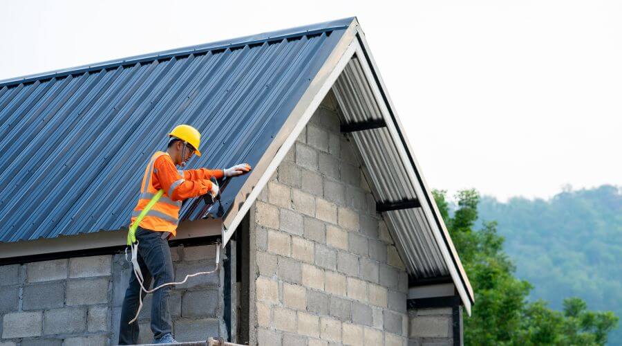 Expert Emergency Roof Repairs services in Tarentum, PA